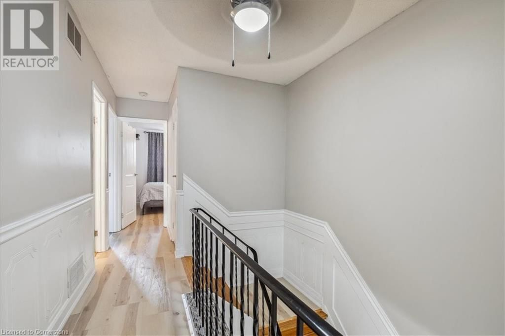 150 - 2301 CAVENDISH DRIVE Image 22