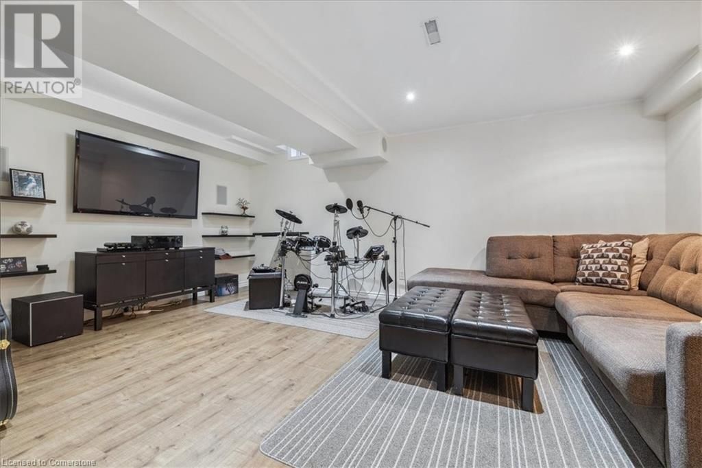 150 - 2301 CAVENDISH DRIVE Image 35