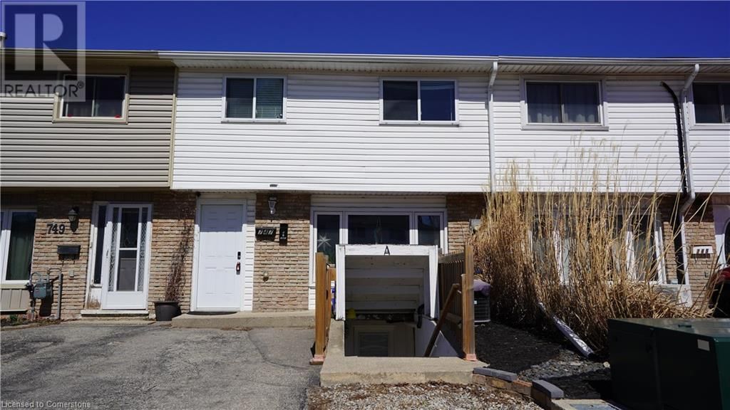 747 PARKVIEW CRESCENT Image 1