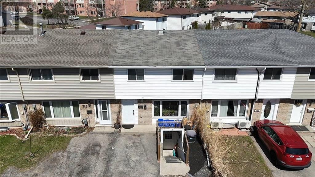 747 PARKVIEW CRESCENT Image 2