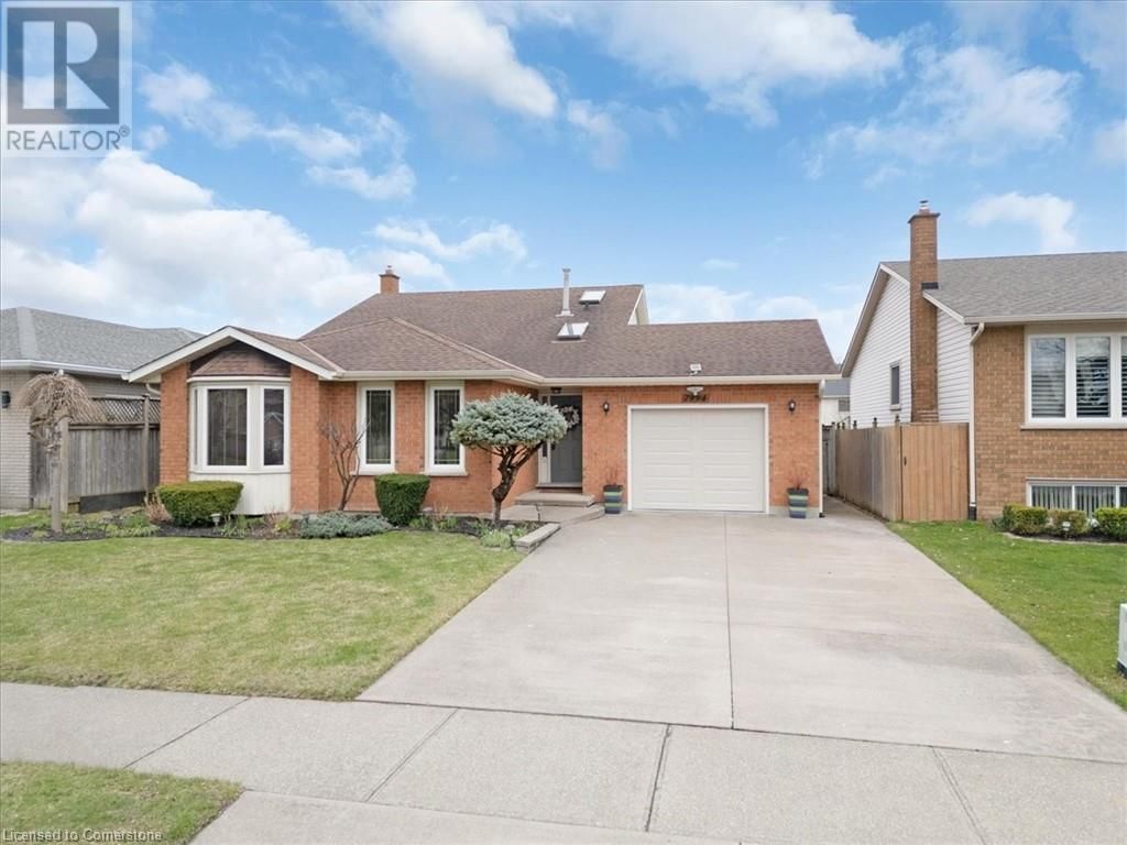 7994 OAKRIDGE DRIVE Image 1