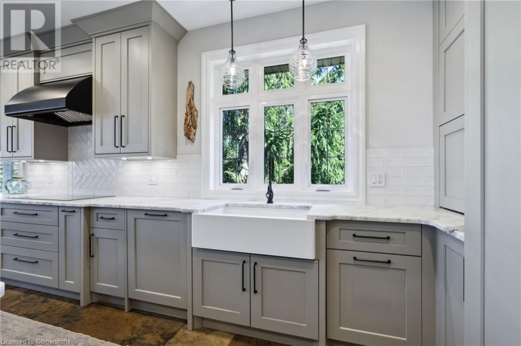 203 EAST RIVER ROAD Image 18