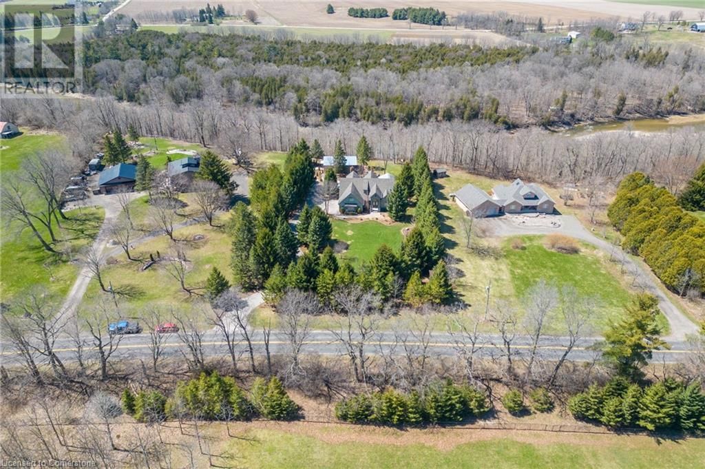 203 EAST RIVER ROAD Image 46