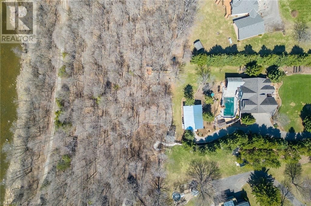 203 EAST RIVER ROAD Image 47