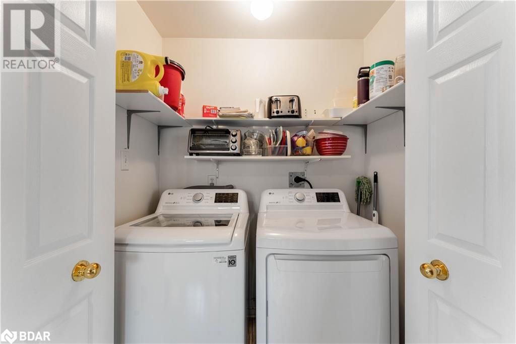 36 LESLIE AVENUE Image 11