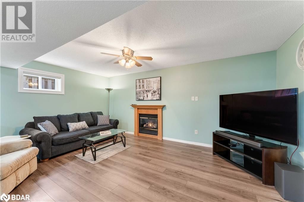 36 LESLIE AVENUE Image 20