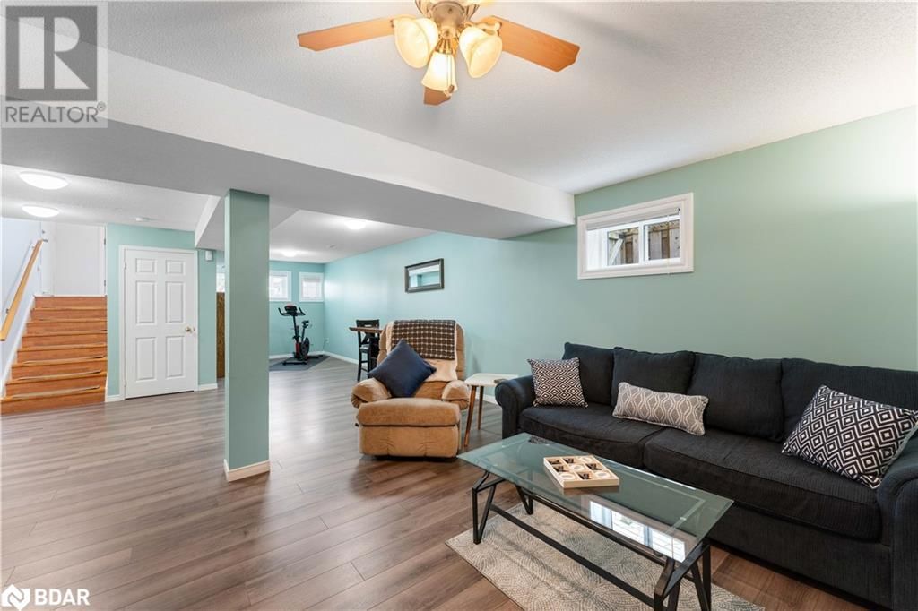 36 LESLIE AVENUE Image 21