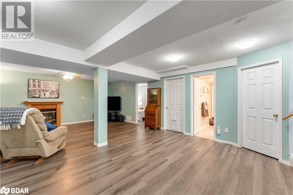 36 LESLIE AVENUE Image 22