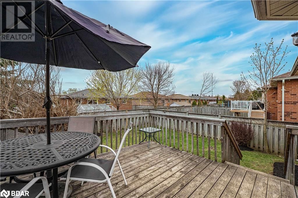 36 LESLIE AVENUE Image 27