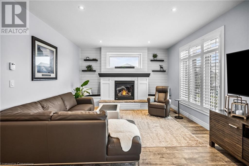 100 TAMARACK BOULEVARD Image 14
