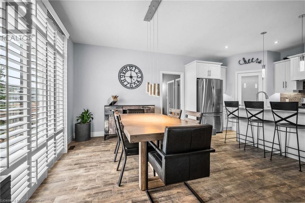 100 TAMARACK BOULEVARD Image 17