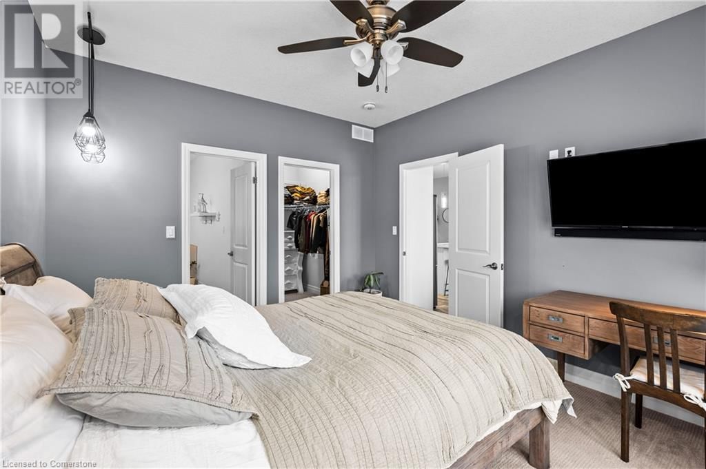 100 TAMARACK BOULEVARD Image 22