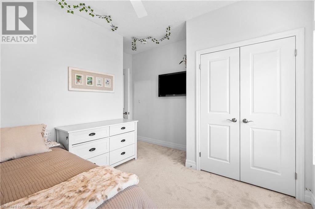 100 TAMARACK BOULEVARD Image 29