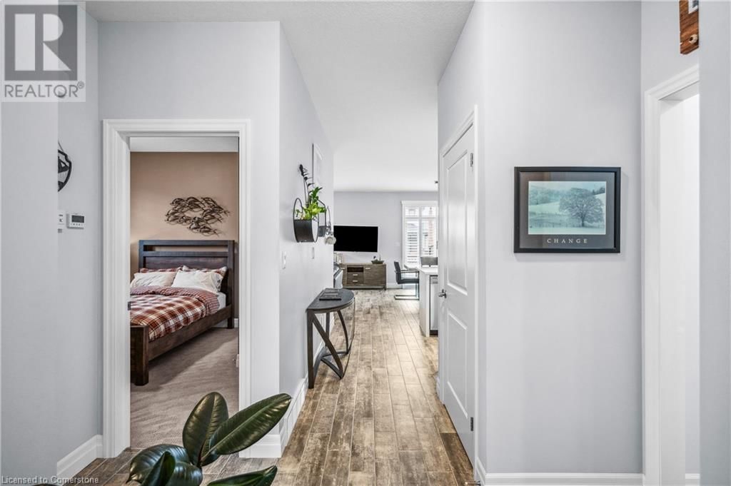 100 TAMARACK BOULEVARD Image 33