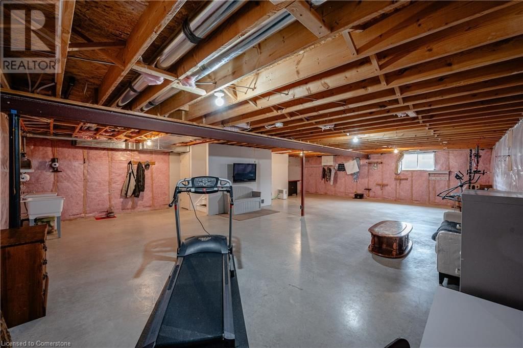 100 TAMARACK BOULEVARD Image 34