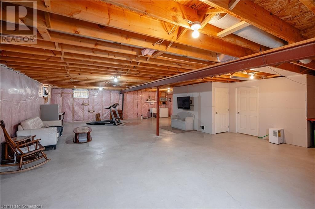 100 TAMARACK BOULEVARD Image 35