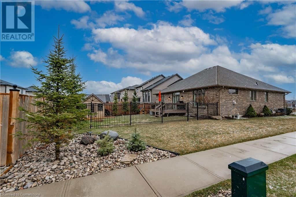 100 TAMARACK BOULEVARD Image 39