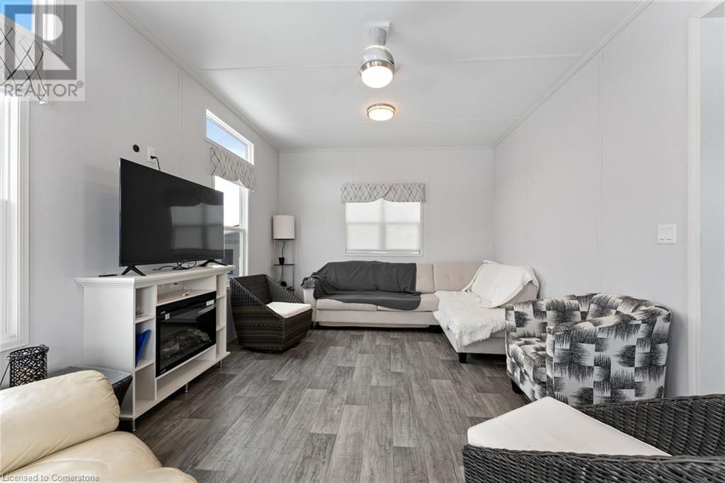 156 - 490 EMPIRE ROAD Image 19