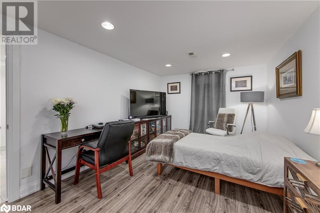 124 BROWN STREET Image 21