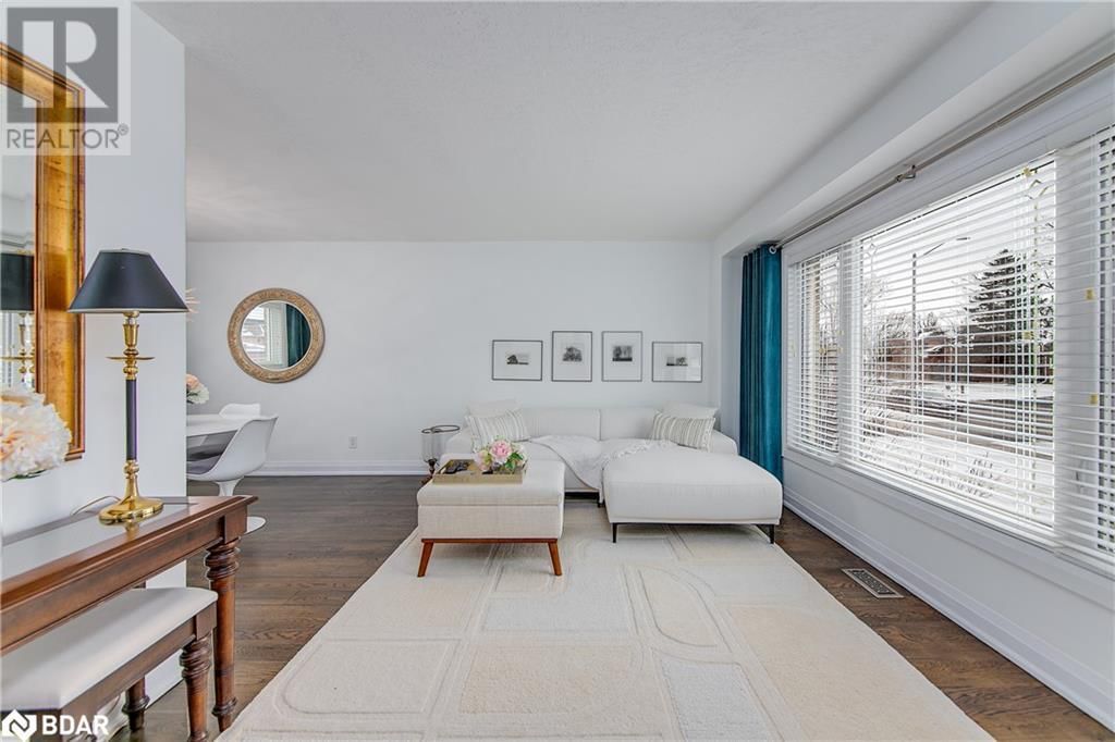 124 BROWN STREET Image 5