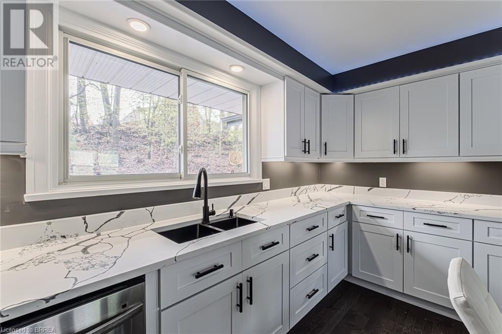 54 GRAND STREET Image 14