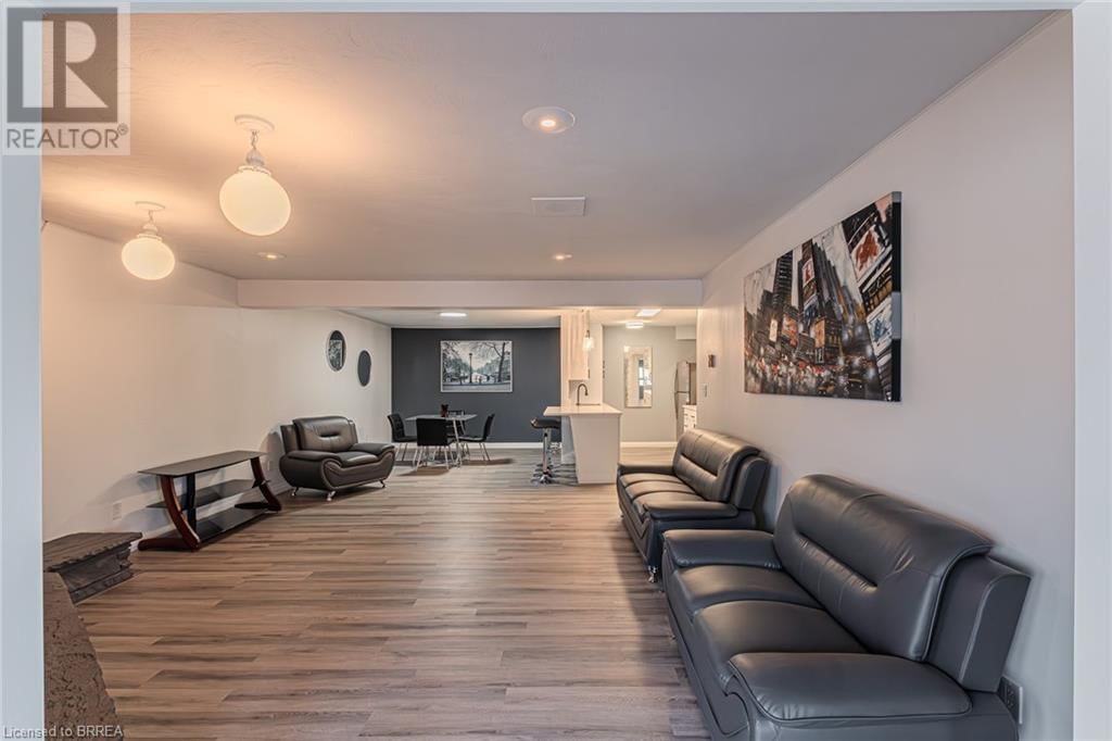 54 GRAND STREET Image 34