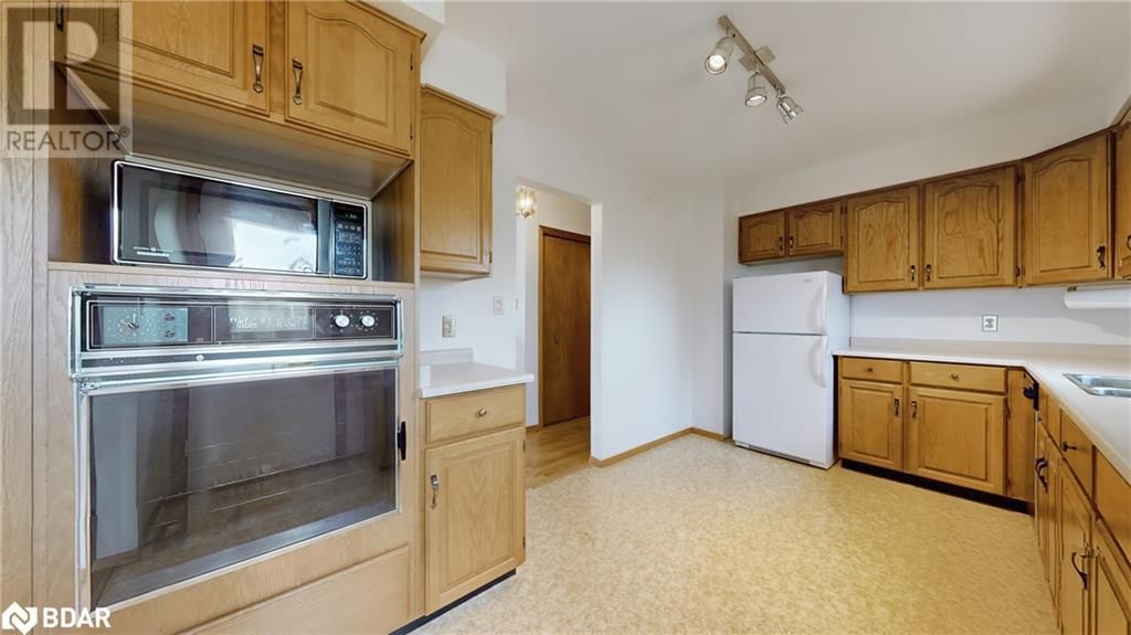4 GAUDAUR COURT Image 12