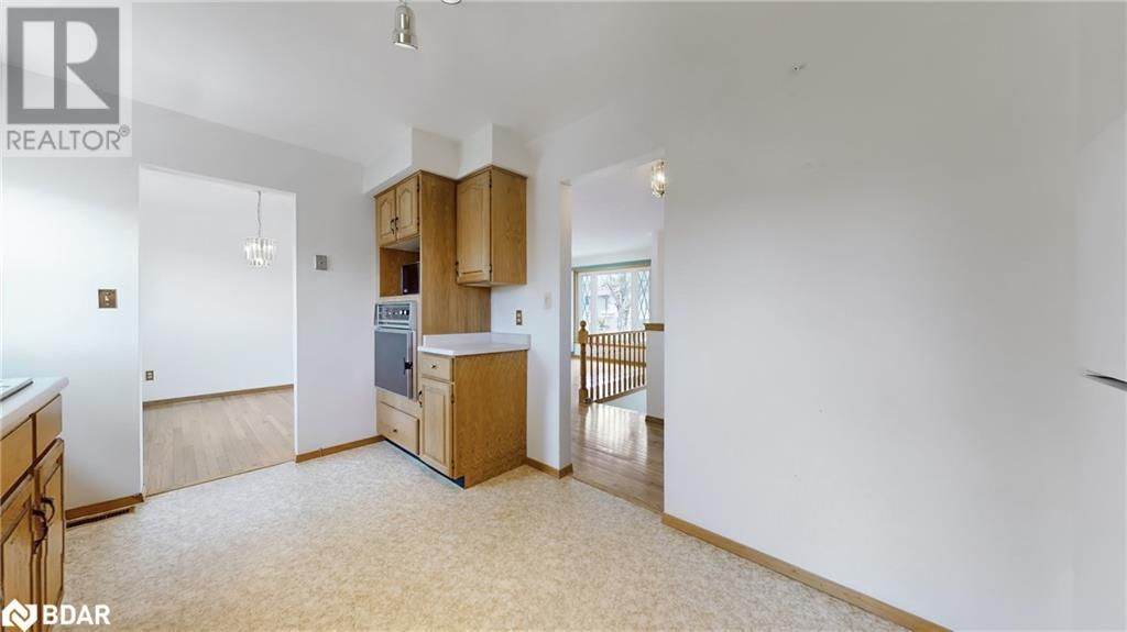 4 GAUDAUR COURT Image 16