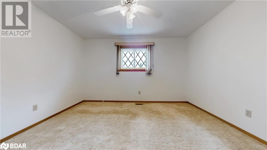 4 GAUDAUR COURT Image 17