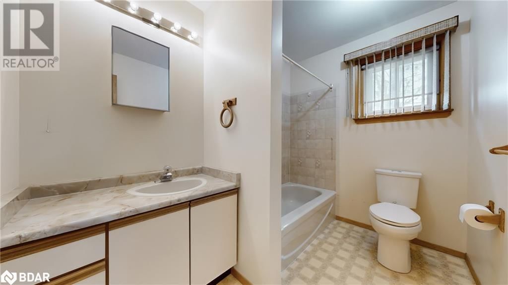 4 GAUDAUR COURT Image 23
