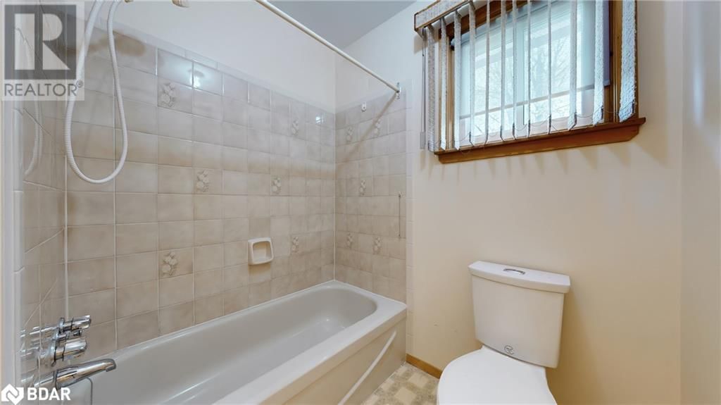 4 GAUDAUR COURT Image 24