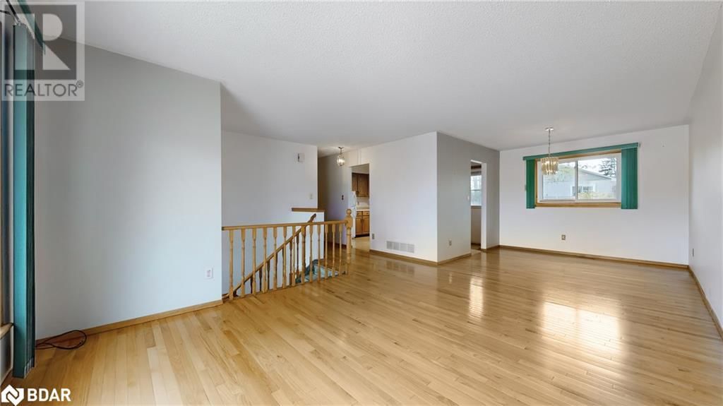 4 GAUDAUR COURT Image 8