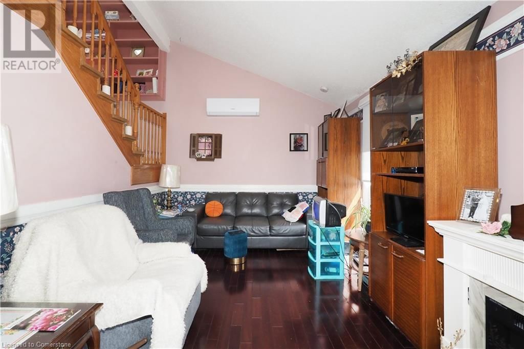49 RISTAU CRESCENT Image 3