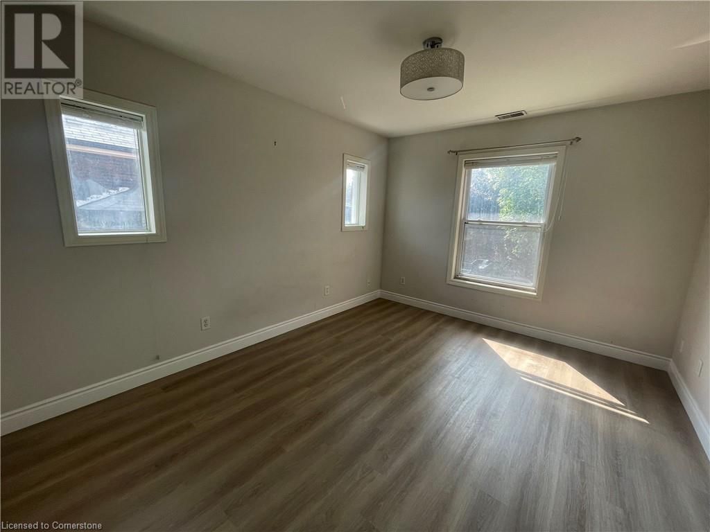2 - 49 FAIRLEIGH AVENUE Image 13