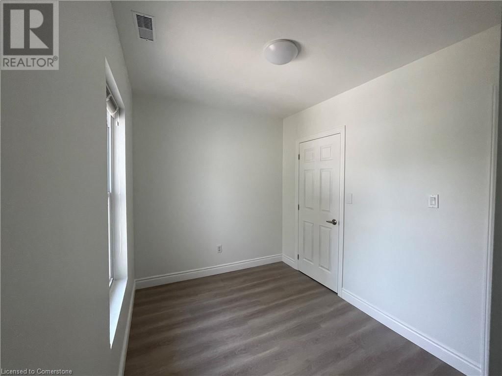 2 - 49 FAIRLEIGH AVENUE Image 15