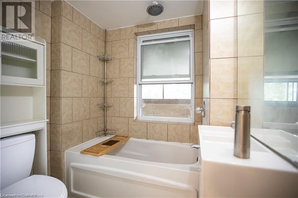 2 - 49 FAIRLEIGH AVENUE Image 7