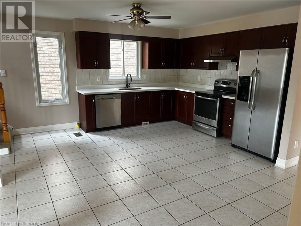 UPPER - 381 CRERAR DRIVE Image 5