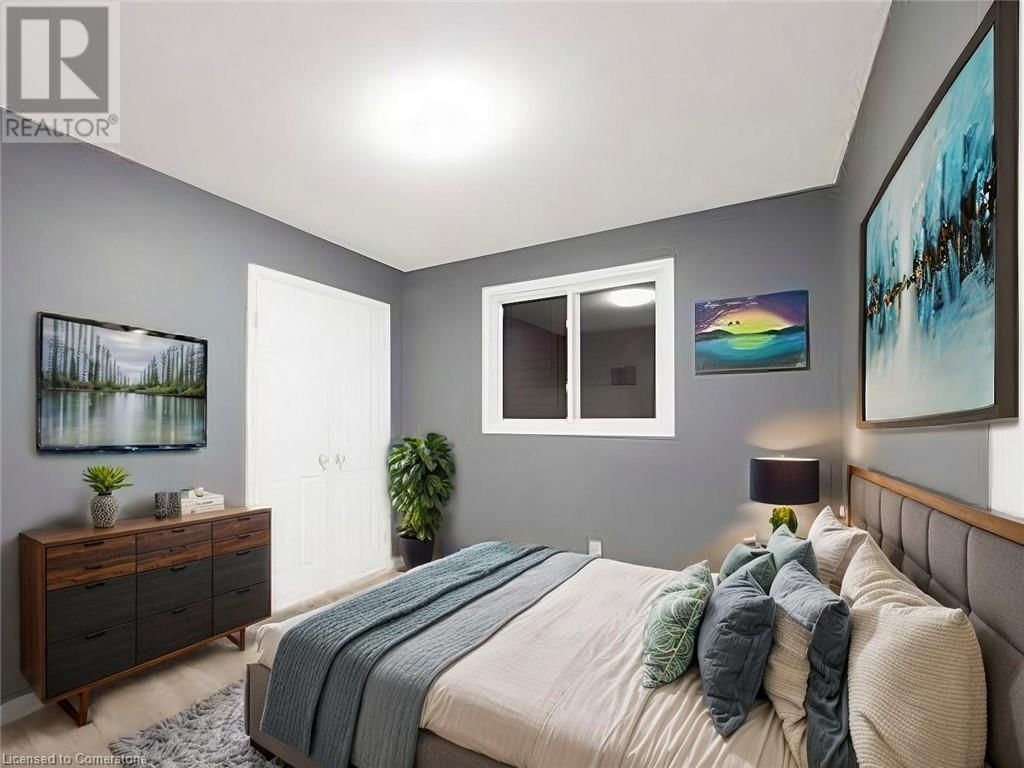 UPPER - 381 CRERAR DRIVE Image 8