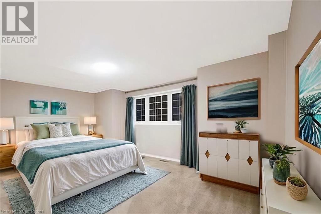 UPPER - 381 CRERAR DRIVE Image 9