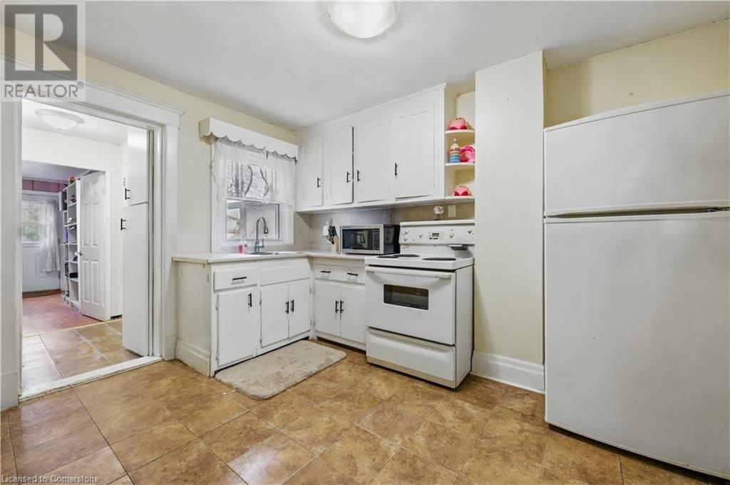 76 CAMBRIDGE AVENUE Image 11