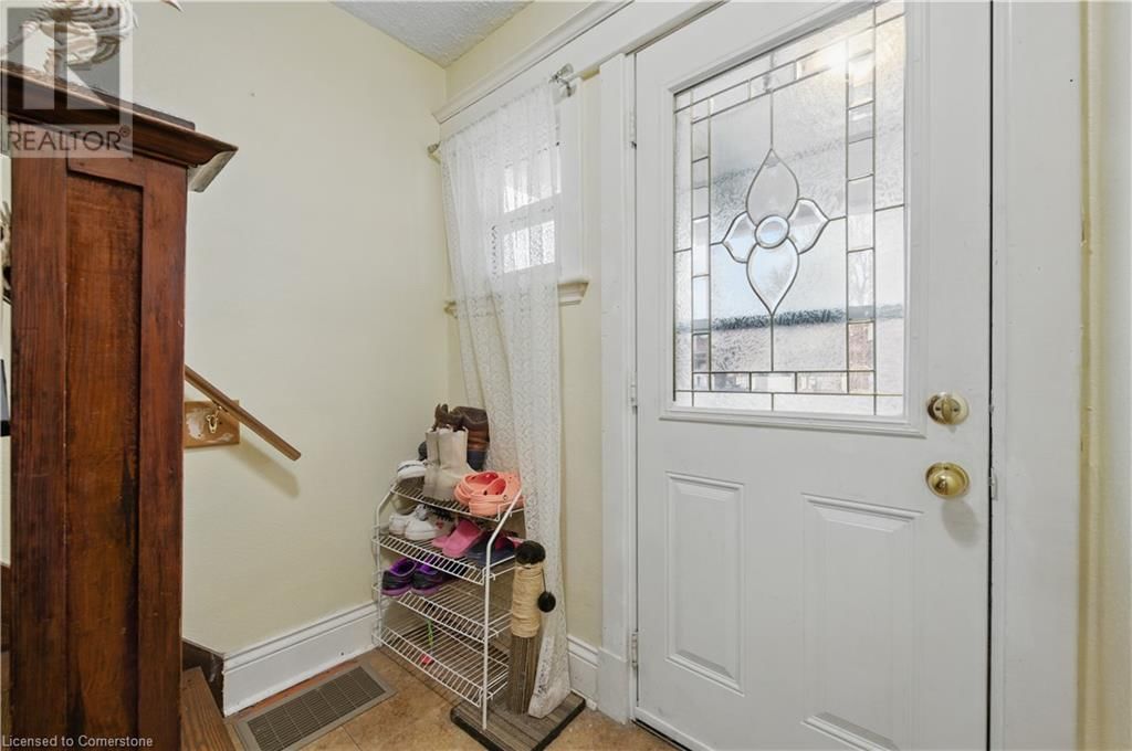 76 CAMBRIDGE AVENUE Image 2