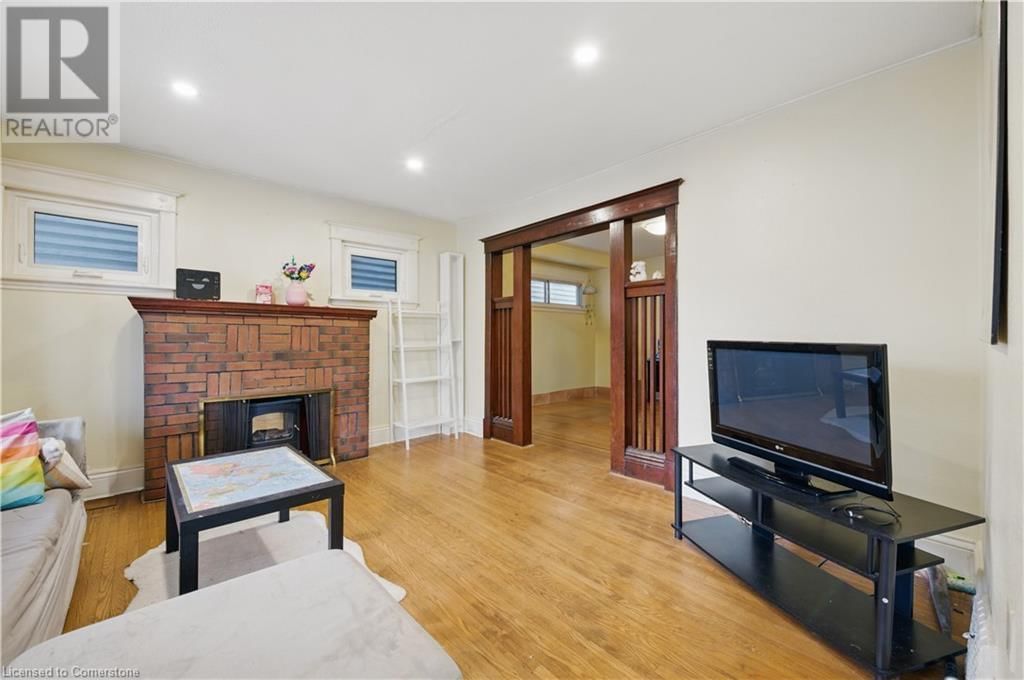 76 CAMBRIDGE AVENUE Image 6