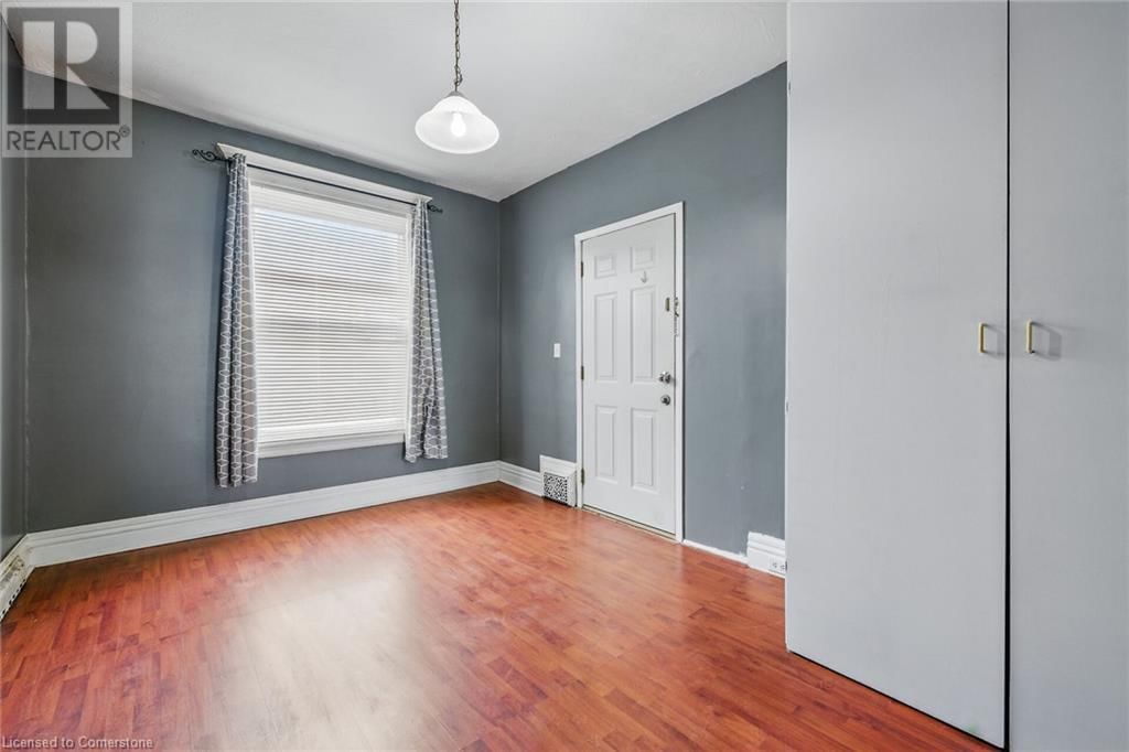 694 WILSON STREET Image 12