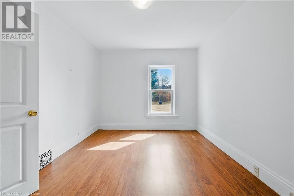 694 WILSON STREET Image 19