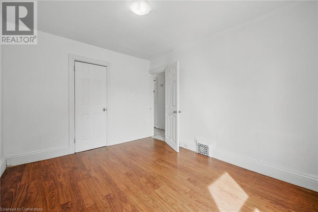 694 WILSON STREET Image 20