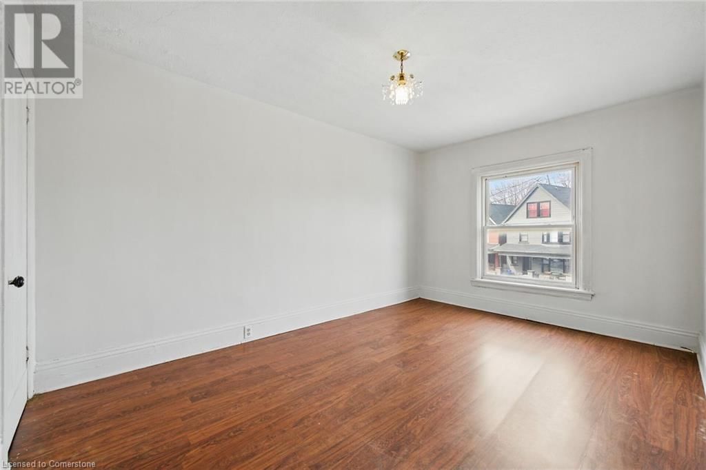 694 WILSON STREET Image 23