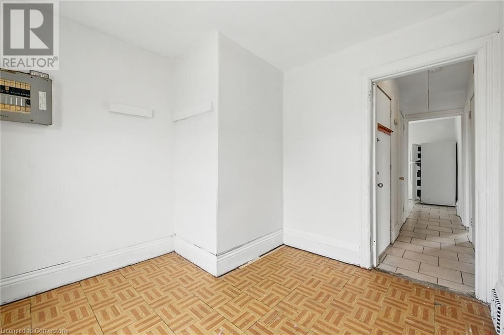 694 WILSON STREET Image 26