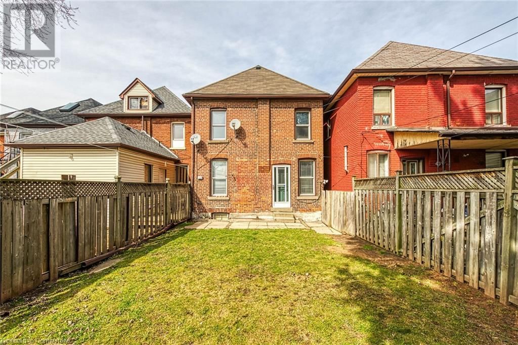 694 WILSON STREET Image 30