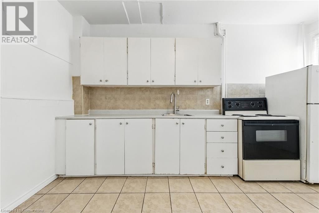 694 WILSON STREET Image 6