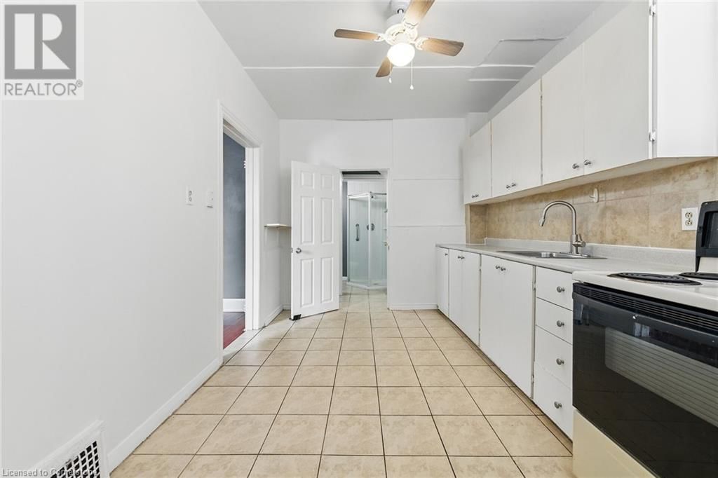 694 WILSON STREET Image 7